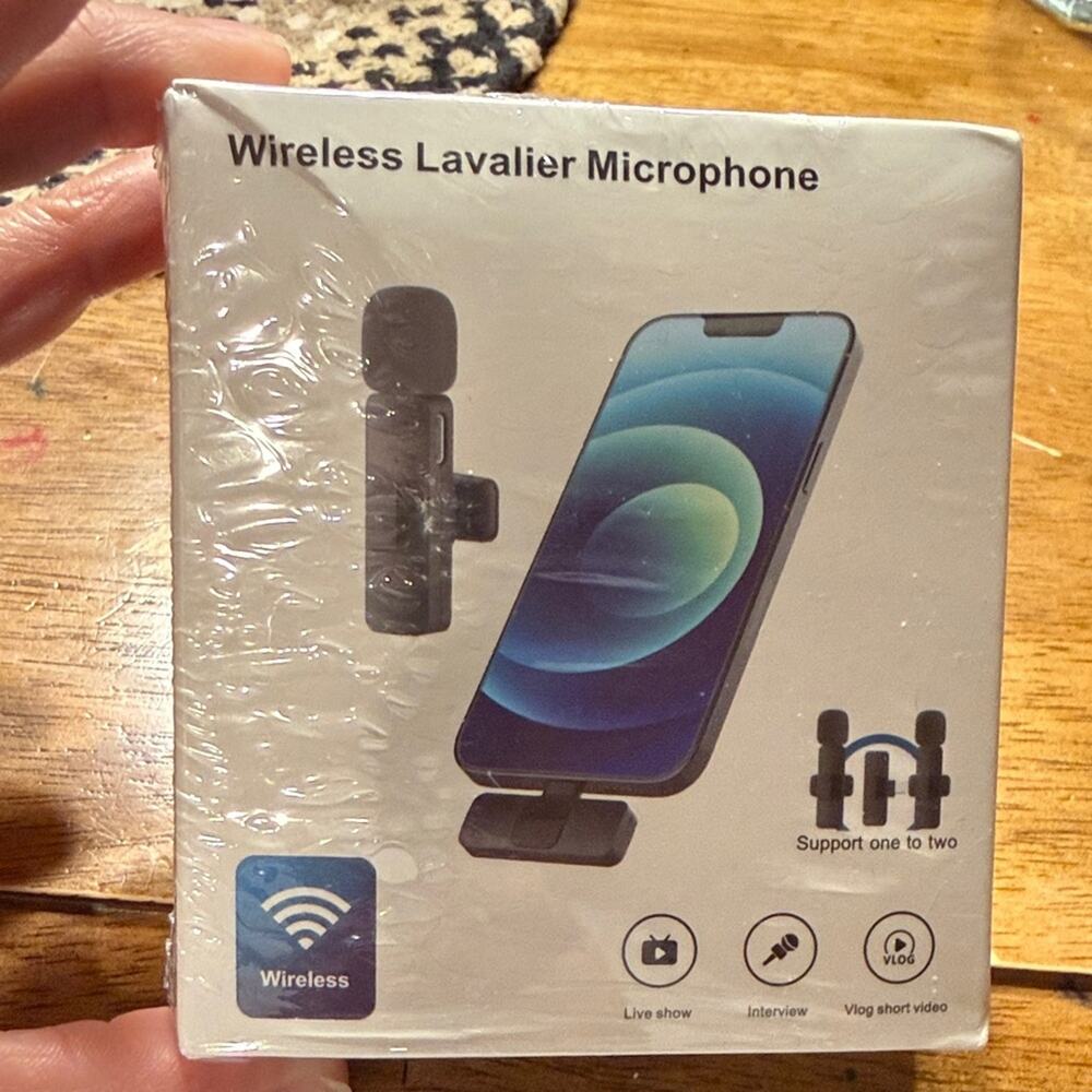 Lapel Mic Wireless Lavalier Microphone  New
